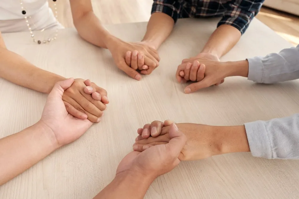 与他人一起祷告的6个益处(上)
